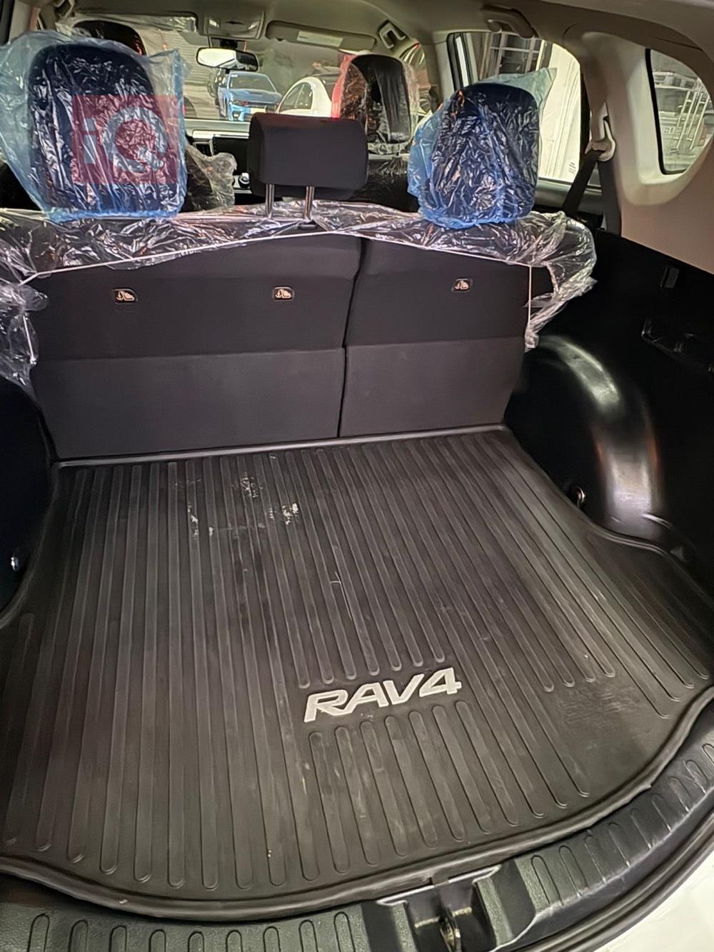 تۆیۆتا ڕاڤ 4